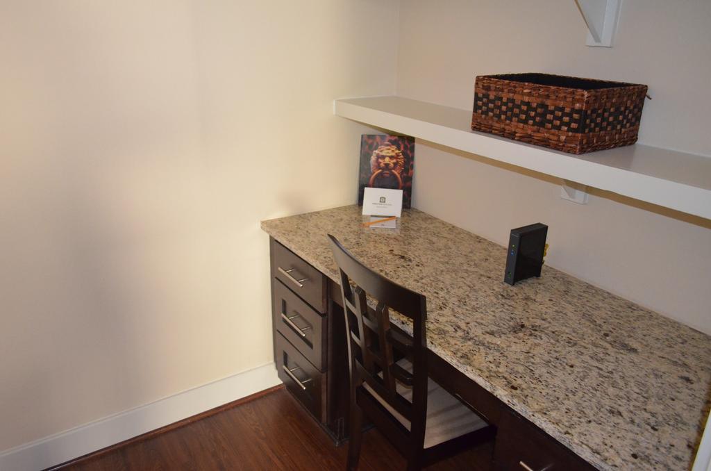 Domain At Citycentre Apartment Houston Room photo