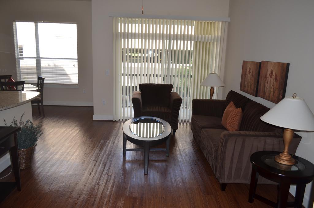 Domain At Citycentre Apartment Houston Room photo