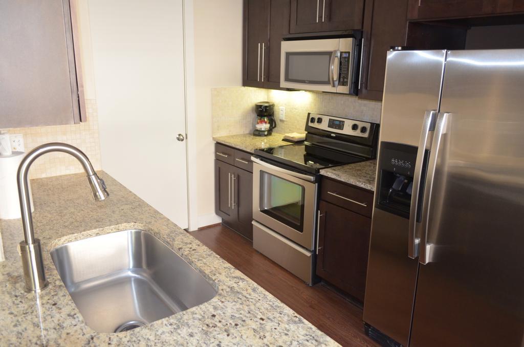 Domain At Citycentre Apartment Houston Room photo